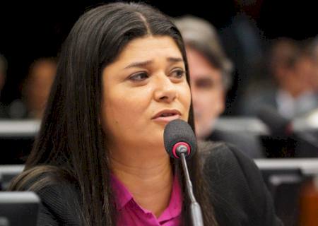 Rose Modesto comemora a aprovação da PEC 11, que trata do piso salarial da enfermagem