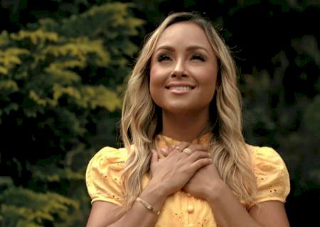 Com show de Bruna Karla, Adora Nova reúne cristãos em noite de louvor a Deus e clamor pela família