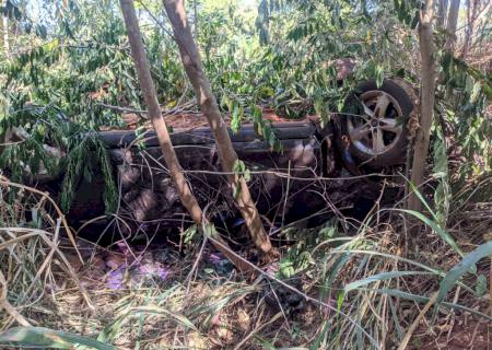 Traficante capota carro carregado com maconha na MS-395 em Brasilândia