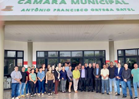 Câmara de Nova Andradina recebe visita do bispo da Diocese de Naviraí