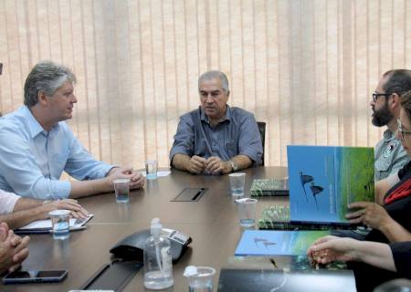 Governo repassa R$ 899 mil para proteção da arara-azul e do tamanduá-bandeira