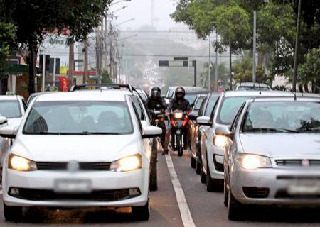 ''Redução das alíquotas do IPVA serão mantidas para o ano que vem'', anunciou Reinaldo Azambuja