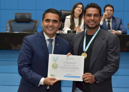 Diretor da Funael recebe medalha Mérito Legislativo Desportivo