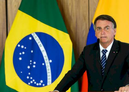 Polícia Federal conclui que Bolsonaro cometeu crimes por divulgar fake news sobre Covid-19