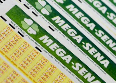 Nenhum apostador acerta Mega-Sena e prêmio acumula em R$ 63 milhões