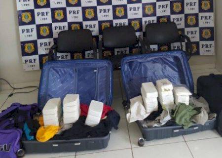 Dois passageiros de ônibus são flagrados com 22 kg de cocaína em Ladário