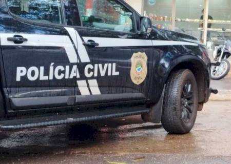 Dupla de moto assalta joalheria de Dourados e leva cerca de R$ 500 mil em joias