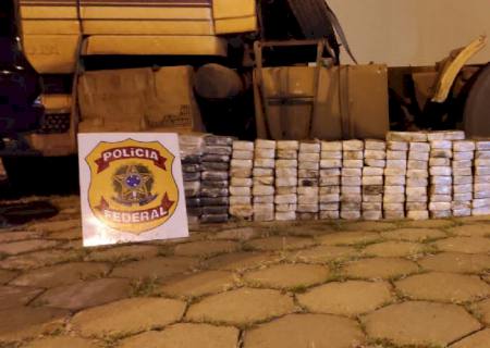 Ação policial apreende carreta de Ponta Porã com 235 kg de cocaína em Pirapozinho