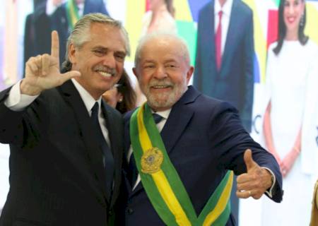 Lula vai estrear agenda internacional com viagem à Argentina