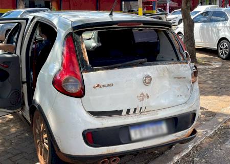 Durante manobra, motociclista é atingido por carro na Moura Andrade