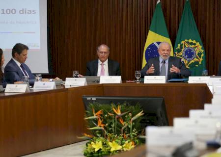 Presidente pede unidade de ministros em anúncios do governo
