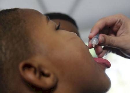 Vacinação contra poliomielite deve ser reforçada no Brasil