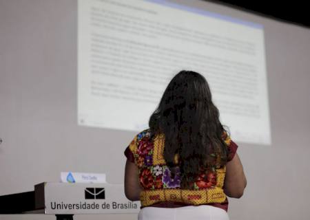 Mulheres com doutorado crescem, mas são sub-representadas na docência