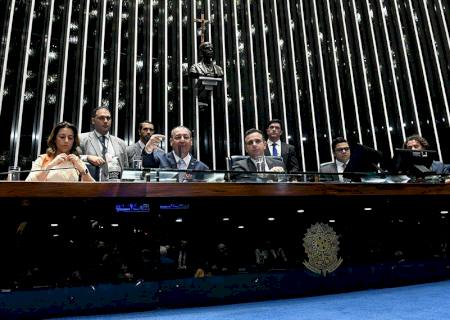 Senado aprova o novo marco fiscal e devolve o texto à Câmara