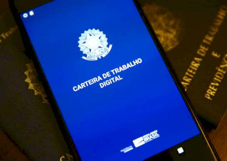 Mulheres negras recebem 48% do que ganham homens brancos