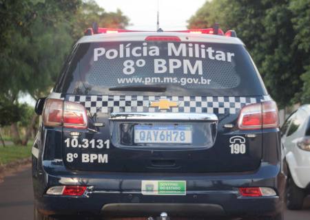 PM conduz quatro pessoas para a Delegacia de Polícia por violência doméstica