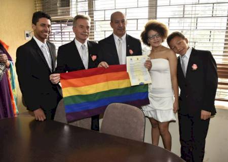 Comissão da Câmara pode votar hoje PL que proíbe união homoafetiva