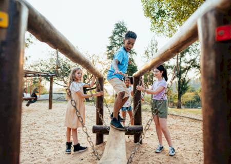 Brincadeiras ao ar livre trazem muitos benefícios para as crianças