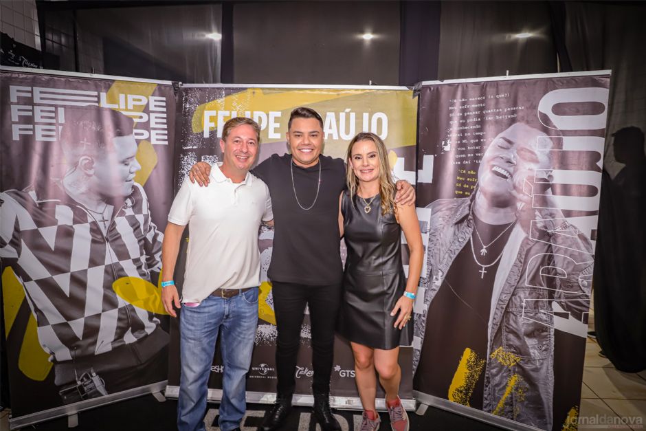 Noite inesquecível: Talento, carisma e simpatia marcam o show de Felipe Araújo em Nova Andradina