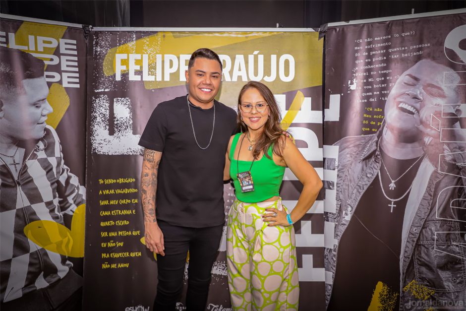 Noite inesquecível: Talento, carisma e simpatia marcam o show de Felipe Araújo em Nova Andradina