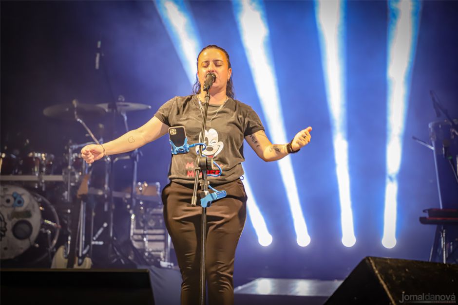 Noite inesquecível: Talento, carisma e simpatia marcam o show de Felipe Araújo em Nova Andradina