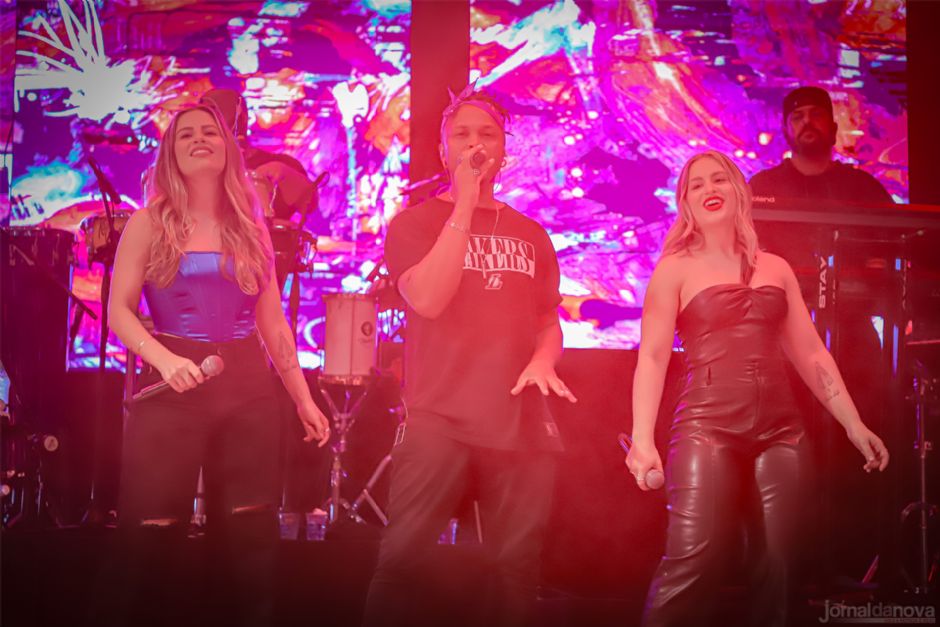 Noite inesquecível: Talento, carisma e simpatia marcam o show de Felipe Araújo em Nova Andradina