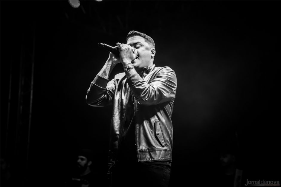 Noite inesquecível: Talento, carisma e simpatia marcam o show de Felipe Araújo em Nova Andradina