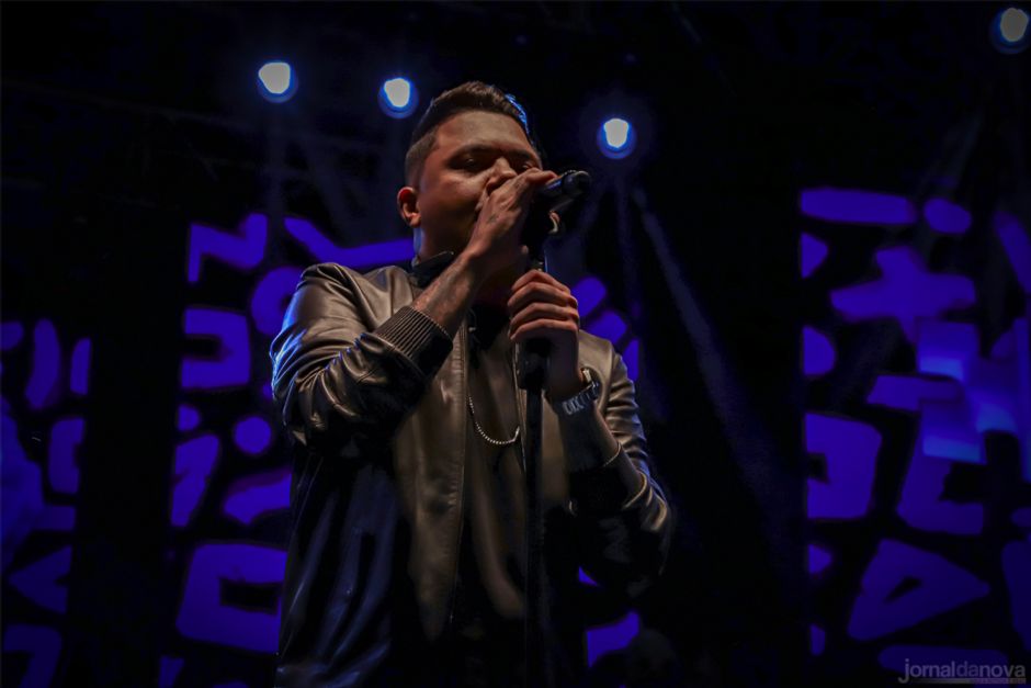 Noite inesquecível: Talento, carisma e simpatia marcam o show de Felipe Araújo em Nova Andradina