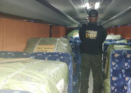 Ônibus é apreendido com mais de R$ 3 milhões em materiais de contrabando e descaminho em Santa Rita do Pardo