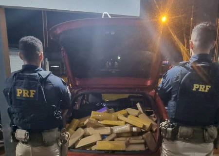 Carro com mais de 400 kg de maconha é apreendido pela PRF em Dourados