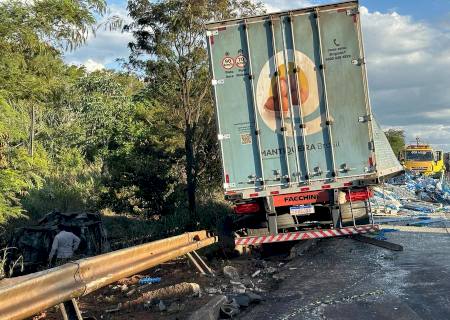Casal e filha morrem carbonizados em grave acidente de trânsito na BR-163 em Nova Alvorada do Sul