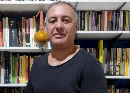 A Educação Democrática em contrapartida a um Projeto de Deseducação Social