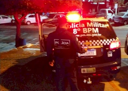 Homem agride mãe idosa na casa dela no Durval Andrade Filho