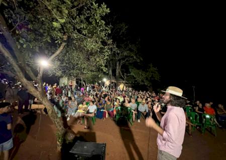 Prefeito de Batayporã reuniu centenas de apoiadores na noite dessa quinta-feira