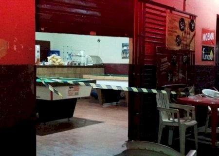 Homem é assassinado com tiro na cabeça em bar de Dourados