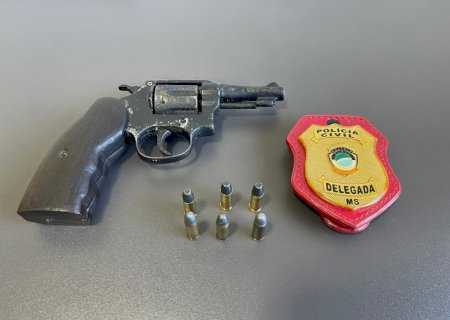 DAM prende homem com revólver escondido debaixo de colchão em Bataguassu
