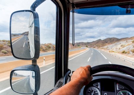 Conheça alguns dos direitos e benefícios que envolvem a profissão de caminhoneiro
