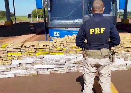 Ônibus que seguia para SC é apreendido com 1,4 tonelada de maconha em Ponta Porã