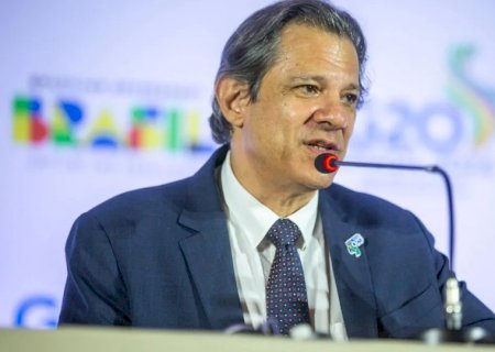 Haddad diz que Brasil teve 10 anos de irresponsabilidade fiscal e precisa 'virar essa página'