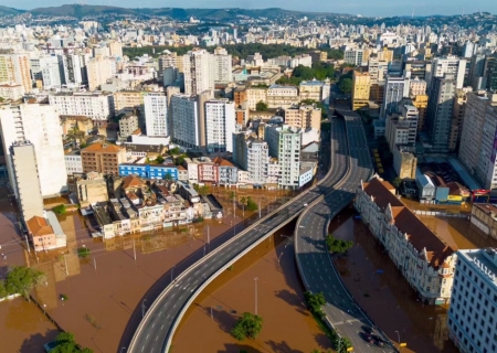 Chega a 136 o número de mortos devido às chuvas no RS; 444 cidades foram afetadas