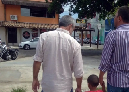 Casais homoafetivos ainda enfrentam preconceitos para adotar crianças