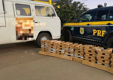 Kombi carregada com maconha é apreendida pela PRF em MS
