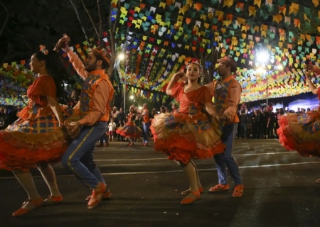 Quadrilhas juninas são reconhecidas manifestação da cultura nacional