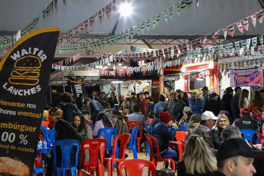 Show pirotécnico e Us Agroboy encerram 40ª Fejuna