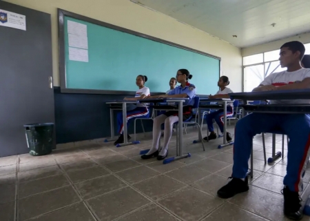 Teto de gastos e novo arcabouço atrapalham metas do PNE, diz relatório