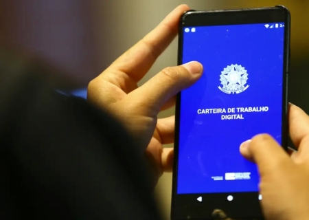 Consumo da população influencia geração de empregos, diz ministro