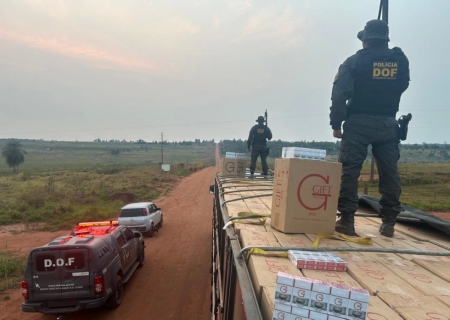 Caminhão furtado em São Paulo é recuperado com mais de 40 mil pacotes de cigarros em MS
