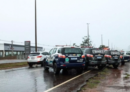 Homem armado sequestra esposa e acaba preso após cerco policial em Campo Grande