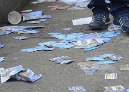 Gastos de candidatos com panfletos e adesivos chegam a quase R$ 1 bilhão em 2024