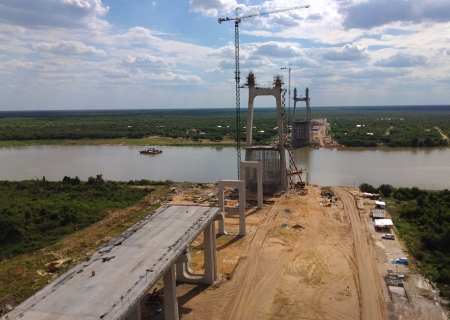 Rota Bioceânica: obra da ponte binacional já passa da metade e população vive expectativa do crescimento